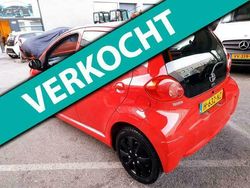 Rood Gebruikt 2008 Toyota Aygo Hatchback | € 2.999 (Eerlijke prijs)