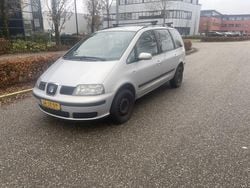 Grijs Gebruikt 2002 Seat Alhambra Stella MPV | € 750 (Eerlijke prijs)