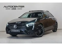 Zwart, metallic lak Gebruikt 2020 Mercedes A250 Premium Sedan | € 30.945 (Iets duurder)