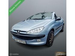 Grijs Gebruikt 2001 Peugeot 206 CC Cabriolet | € 1.499 (Eerlijke prijs)