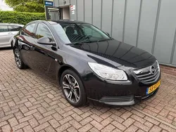 Zwart Gebruikt 2011 Opel Insignia Edition Hatchback | € 6.950 (Eerlijke prijs)