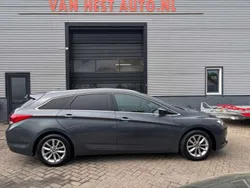 Grijs, metallic lak Gebruikt 2016 Hyundai i40 Stationwagen | € 11.900
