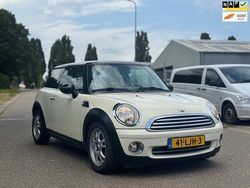 Wit Gebruikt 2010 Mini Cooper Business Hatchback | € 4.550 (Eerlijke prijs)