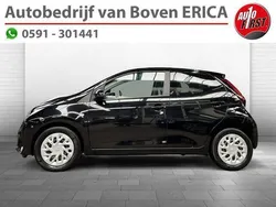 Zwart Gebruikt 2019 Toyota Aygo X-play Hatchback | € 9.950 (Eerlijke prijs)