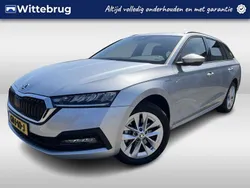 Grijs Gebruikt 2024 Skoda Octavia Business Line Stationwagen | € 31.950 (Eerlijke prijs)