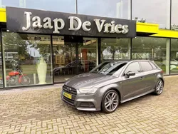 Grijs Gebruikt 2019 Audi A3 Sportback S-Line Hatchback | € 23.950 (Iets duurder)