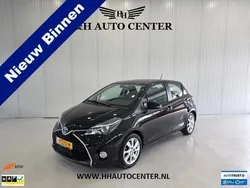 Zwart Gebruikt 2015 Toyota Yaris Hatchback | € 12.350 (Eerlijke prijs)