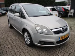 Grijs Gebruikt 2007 Opel Zafira MPV | € 1.999 (Eerlijke prijs)