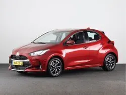 Emotional red metallic (rood metallic) Gebruikt 2020 Toyota Yaris Limited Hatchback | € 19.945 (Eerlijke prijs)
