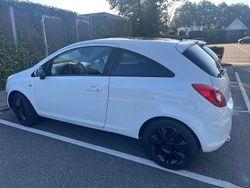 Wit Gebruikt 2011 Opel Corsa Edition MPV | € 3.000 (Duur)
