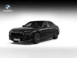 Zwart, metallic lak Nieuw 2025 BMW M760e Comfort Edition Sedan | € 189.324