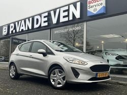 Zilver (metallic) Gebruikt 2019 Ford Fiesta Trend Hatchback | € 10.450 (Eerlijke prijs)
