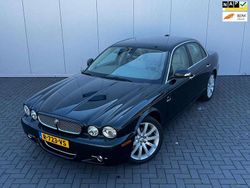 Groen, metallic lak Gebruikt 2008 Jaguar XJ Sedan | € 22.995 (Super prijs)