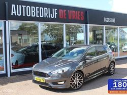 Grijs Gebruikt 2015 Ford Focus ST-Line Hatchback | € 10.950 (Duur)