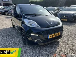 Zwart, metallic lak Gebruikt 2012 Peugeot 107 Active Hatchback | € 4.750 (Eerlijke prijs)