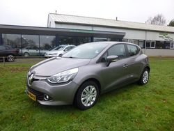 Grijs (metallic) Gebruikt 2014 Renault Clio IV Night&Day Hatchback | € 5.950 (Eerlijke prijs)