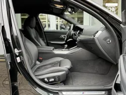 Zwart Gebruikt 2020 BMW 330 Executive Stationwagen | € 33.900 (Eerlijke prijs)