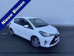 Wit, metallic lak Gebruikt 2014 Toyota Yaris Comfort Hatchback | € 13.950 (Eerlijke prijs)