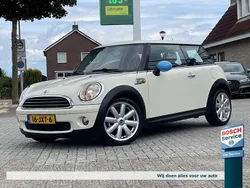 Wit, metallic lak Gebruikt 2009 Mini ONE Business Hatchback | € 2.950 (Eerlijke prijs)