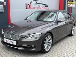 Bruin, metallic lak Gebruikt 2013 BMW 328 Sport Line Sedan | € 17.750 (Eerlijke prijs)