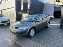 Grijs Gebruikt 2005 Renault Mégane GrandTour Dynamique Stationwagen | € 1.499 (Iets duurder)