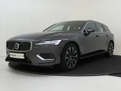 Grijs Gebruikt 2024 Volvo V60 Plus Stationwagen | € 48.935 (Eerlijke prijs)
