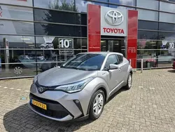 Grijs Gebruikt 2020 Toyota C-HR SUV | € 19.000 (Goede deal)