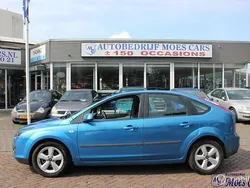 Blauw Gebruikt 2005 Ford Focus Hatchback | € 2.450 (Eerlijke prijs)