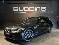 Zwart Gebruikt 2024 BMW 330 M Sport Stationwagen | € 49.950 (Eerlijke prijs)