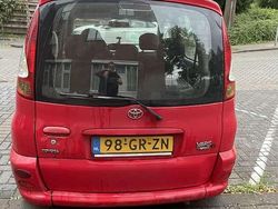 Rood Gebruikt 2001 Toyota Yaris Luna Stationwagen | € 1.500 (Eerlijke prijs)