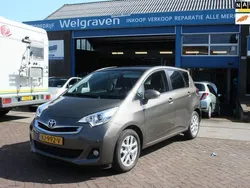 Bruin Gebruikt 2015 Toyota Verso-S MPV | € 13.750 (Eerlijke prijs)