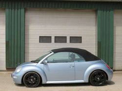 Blauw, metallic lak Gebruikt 2004 VW Beetle Highline Cabriolet | € 3.950 (Eerlijke prijs)