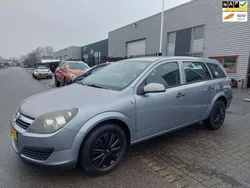Grijs, metallic lak Gebruikt 2006 Opel Astra Essentia Stationwagen | € 1.300 (Eerlijke prijs)