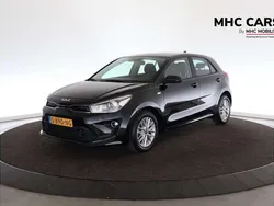 Zwart Gebruikt 2023 Kia Rio Hatchback | € 19.900 (Eerlijke prijs)