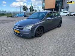 Grijs Gebruikt 2004 Opel Astra Enjoy Hatchback | € 950 (Eerlijke prijs)