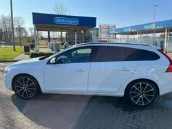 Wit Gebruikt 2017 Volvo V60 Summum Stationwagen | € 20.500 (Iets duurder)