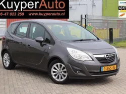 Grijs, metallic lak Gebruikt 2013 Opel Meriva Edition MPV | € 3.999 (Eerlijke prijs)