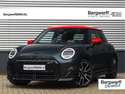 Grijs, metallic lak Gebruikt 2024 Mini Cooper Hatchback | € 34.875