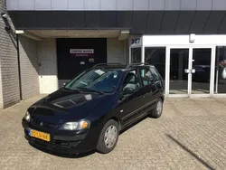 Zwart, metallic lak Gebruikt 2003 Mitsubishi Space Star MPV | € 749 (Eerlijke prijs)