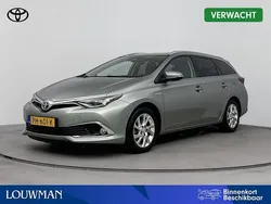Grijs Gebruikt 2017 Toyota Auris Touring Sports Executive Stationwagen | € 13.950 (Eerlijke prijs)
