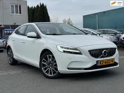 Wit Gebruikt 2017 Volvo V40 Momentum Stationwagen | € 11.450 (Eerlijke prijs)