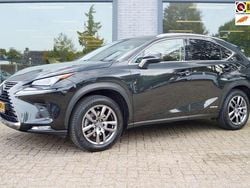 Zwart Gebruikt 2018 Lexus NX300h Luxury Line SUV | € 30.900 (Eerlijke prijs)