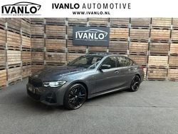 Grijs, metallic lak Gebruikt 2020 BMW 330e Shadowline Sedan | € 30.745 (Duur)