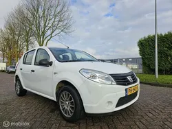 Wit Gebruikt 2010 Dacia Sandero Hatchback | € 1.799 (Super prijs)