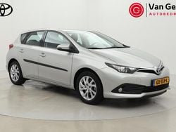 Grijs Gebruikt 2015 Toyota Auris Hatchback | € 14.999 (Eerlijke prijs)
