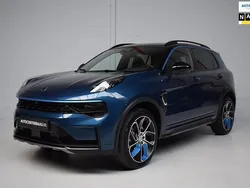 Blauw, metallic lak Gebruikt 2023 Lynk & Co 01 SUV | € 25.945 (Goede deal)