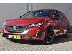 Rood Gebruikt 2024 Peugeot e-308 SW Style Stationwagen | € 26.900 (Super prijs)