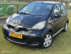 Zwart Gebruikt 2010 Toyota Aygo Comfort Hatchback | € 1.650 (Eerlijke prijs)