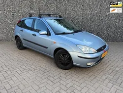 Grijs, metallic lak Gebruikt 2004 Ford Focus Trend Hatchback | € 1.299 (Goede deal)