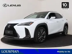 Wit Gebruikt 2025 Lexus UX 300h Sport Design Packet SUV | € 49.950
